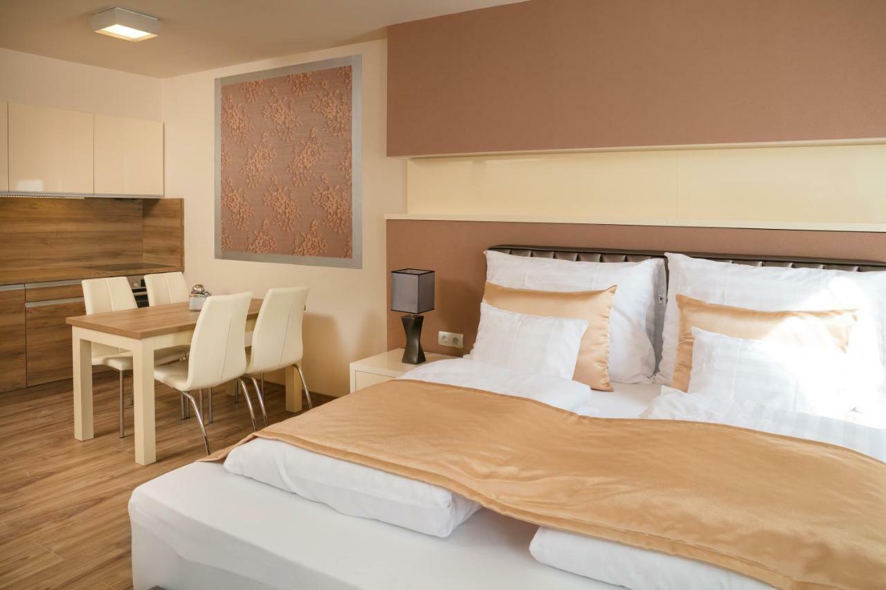 Foter Rezidencia 2 Aparthotel Gyor Bagian luar foto
