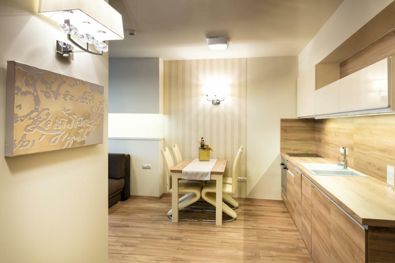 Foter Rezidencia 2 Aparthotel Gyor Bagian luar foto
