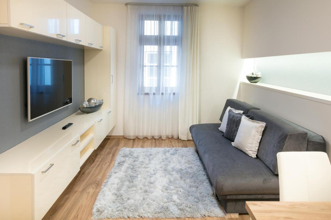 Foter Rezidencia 2 Aparthotel Gyor Bagian luar foto