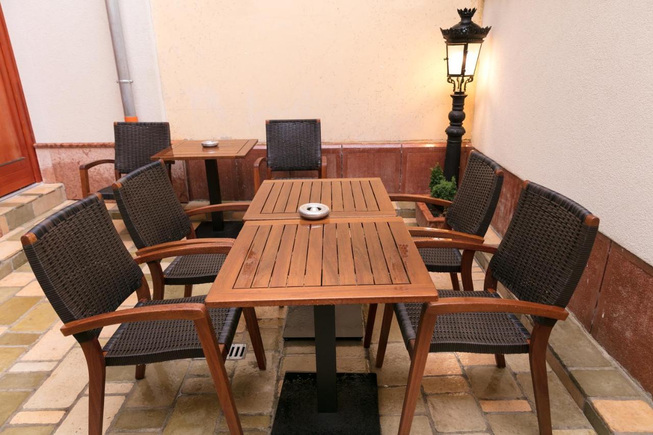 Foter Rezidencia 2 Aparthotel Gyor Bagian luar foto
