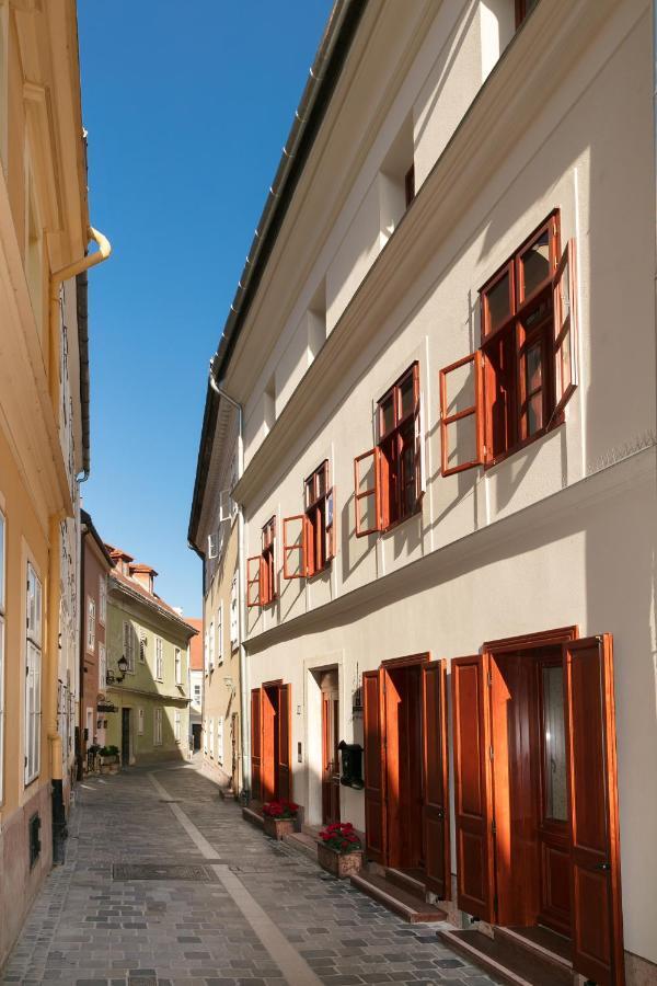 Foter Rezidencia 2 Aparthotel Gyor Bagian luar foto